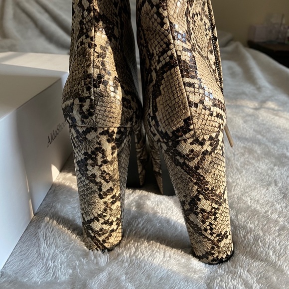 NWT ALDO Snakeskin Boots 🔥 - Picture 8 of 12